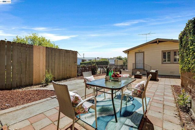 1225 Richard Pl, Hayward, CA 94541