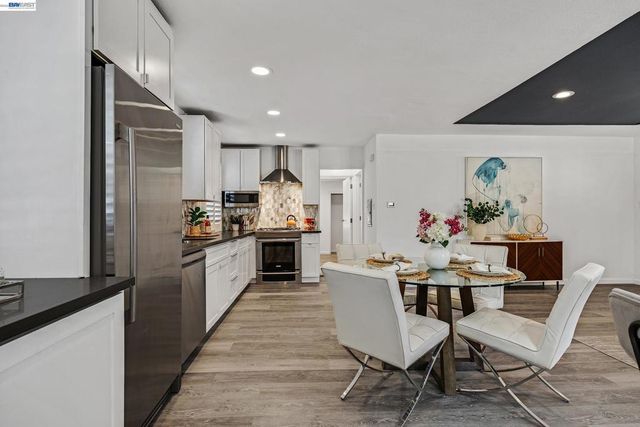 1225 Richard Pl, Hayward, CA 94541
