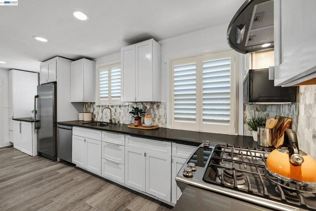 1225 Richard Pl, Hayward, CA 94541