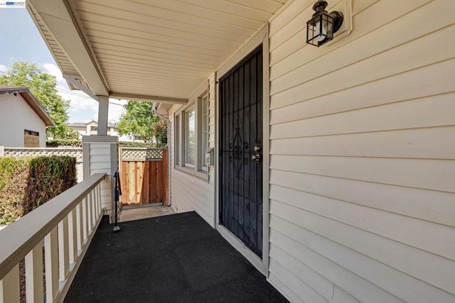 1225 Richard Pl, Hayward, CA 94541