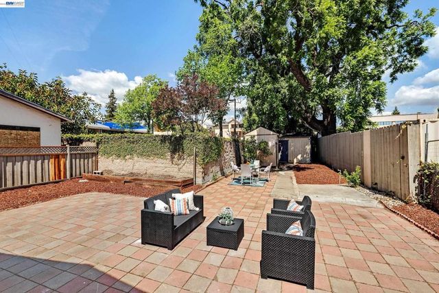 1225 Richard Pl, Hayward, CA 94541