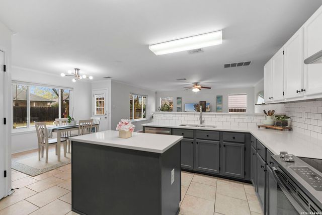 11911 Ghostbridge, Helotes, TX 78023