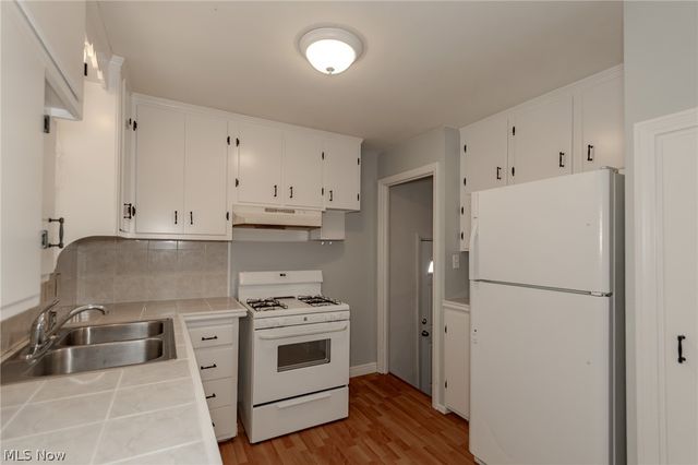 1752 Brainard Road, Lyndhurst, OH 44124