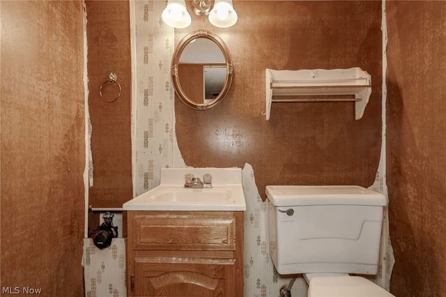 1752 Brainard Road, Lyndhurst, OH 44124