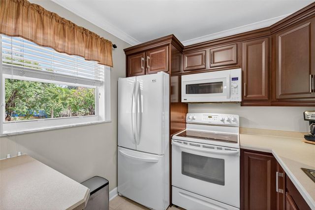 3501 NW 47th Avenue 507, Lauderdale Lakes, FL 33319