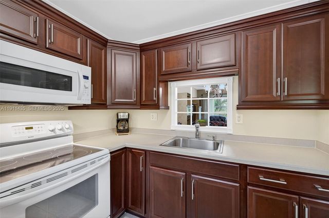 3501 NW 47th Avenue 507, Lauderdale Lakes, FL 33319