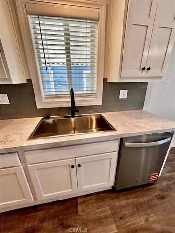 999 S Santa Fe Avenue 60, San Jacinto, CA 92583