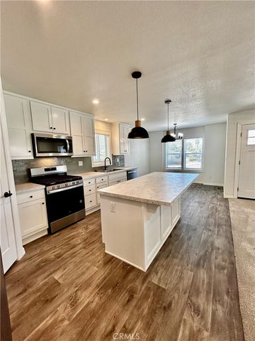 999 S Santa Fe Avenue 60, San Jacinto, CA 92583