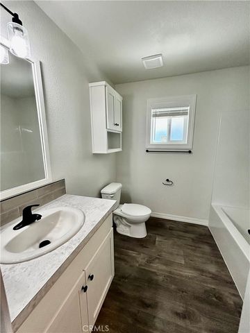 999 S Santa Fe Avenue 60, San Jacinto, CA 92583