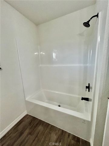 999 S Santa Fe Avenue 60, San Jacinto, CA 92583
