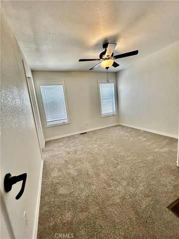999 S Santa Fe Avenue 60, San Jacinto, CA 92583