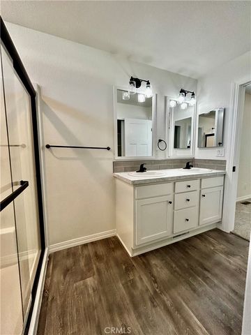 999 S Santa Fe Avenue 60, San Jacinto, CA 92583