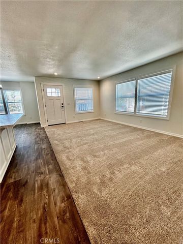 999 S Santa Fe Avenue 60, San Jacinto, CA 92583