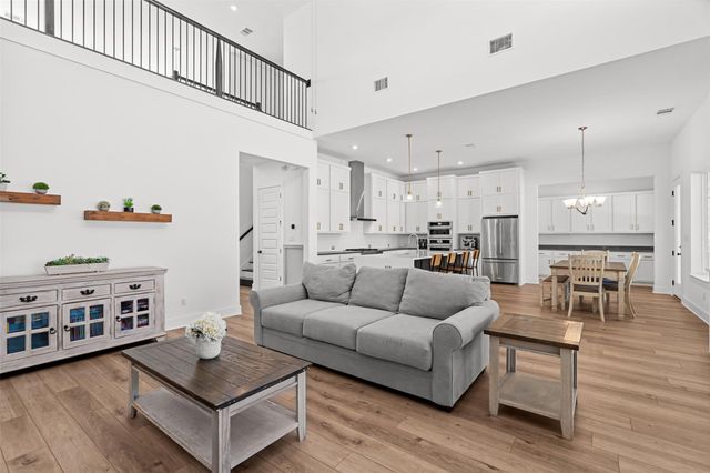138 Yellow Bell RUN, Dripping Springs, TX 78620