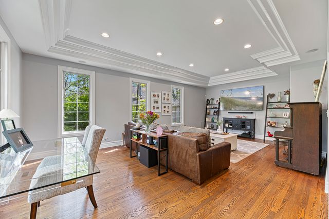 3219 University Avenue, Highland Park, IL 60035