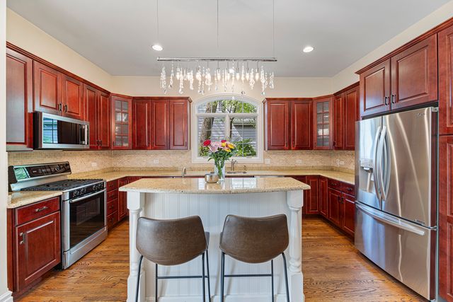 3219 University Avenue, Highland Park, IL 60035