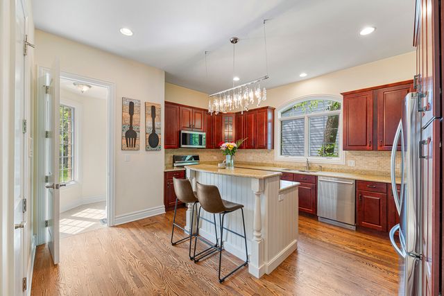 3219 University Avenue, Highland Park, IL 60035