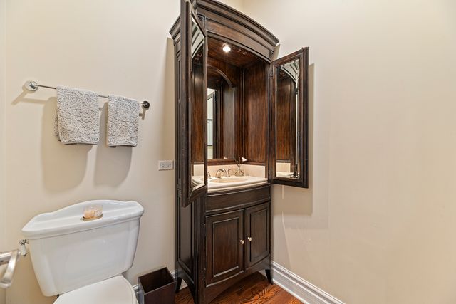 3219 University Avenue, Highland Park, IL 60035