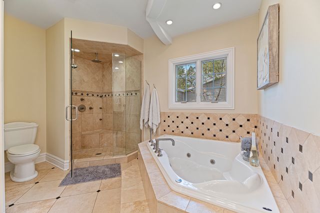3219 University Avenue, Highland Park, IL 60035