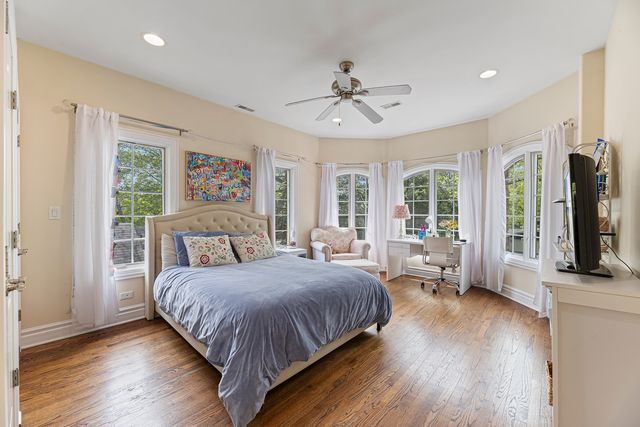 3219 University Avenue, Highland Park, IL 60035