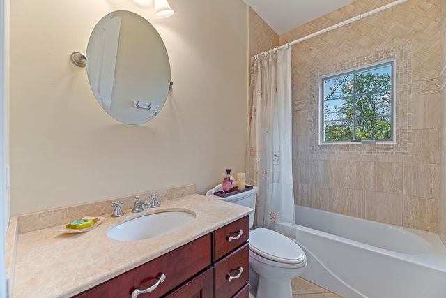 3219 University Avenue, Highland Park, IL 60035