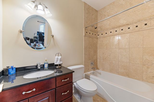 3219 University Avenue, Highland Park, IL 60035