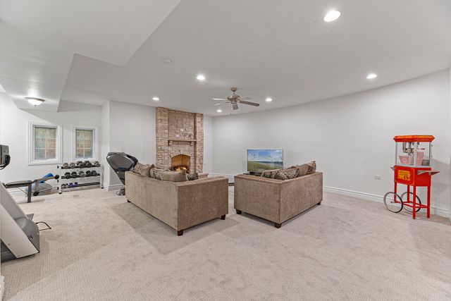 3219 University Avenue, Highland Park, IL 60035