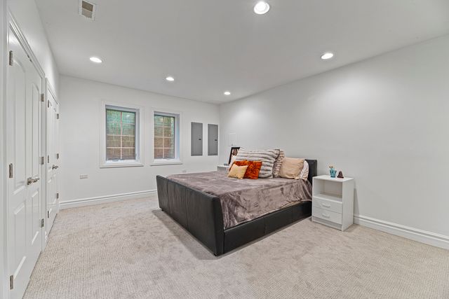 3219 University Avenue, Highland Park, IL 60035