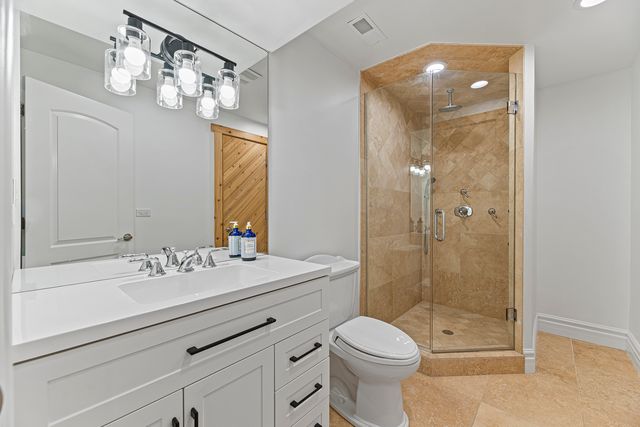 3219 University Avenue, Highland Park, IL 60035