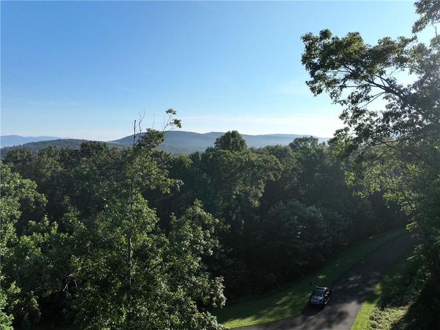 180 Trailwood Drive, Ellijay, GA 30536