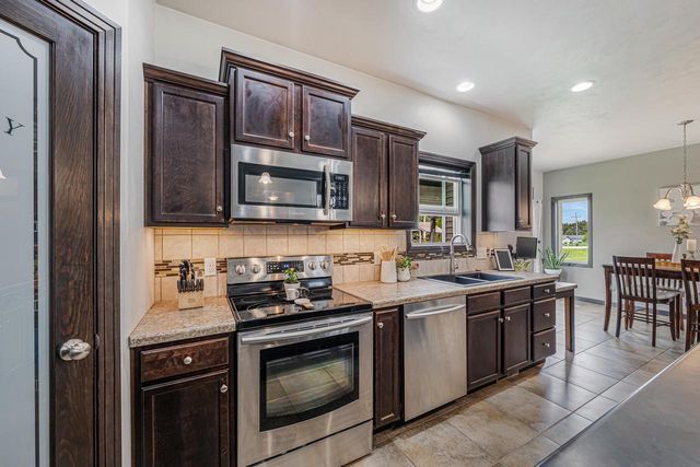 1465 AMENDMENT DRIVE, Neenah, WI 54956