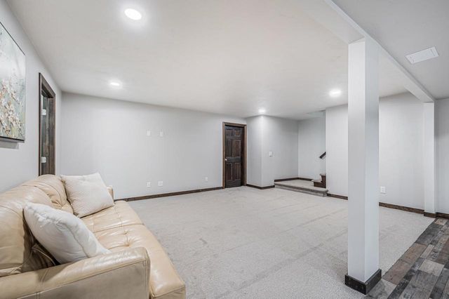 1465 AMENDMENT DRIVE, Neenah, WI 54956
