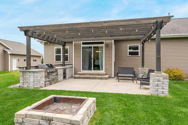 1465 AMENDMENT DRIVE, Neenah, WI 54956