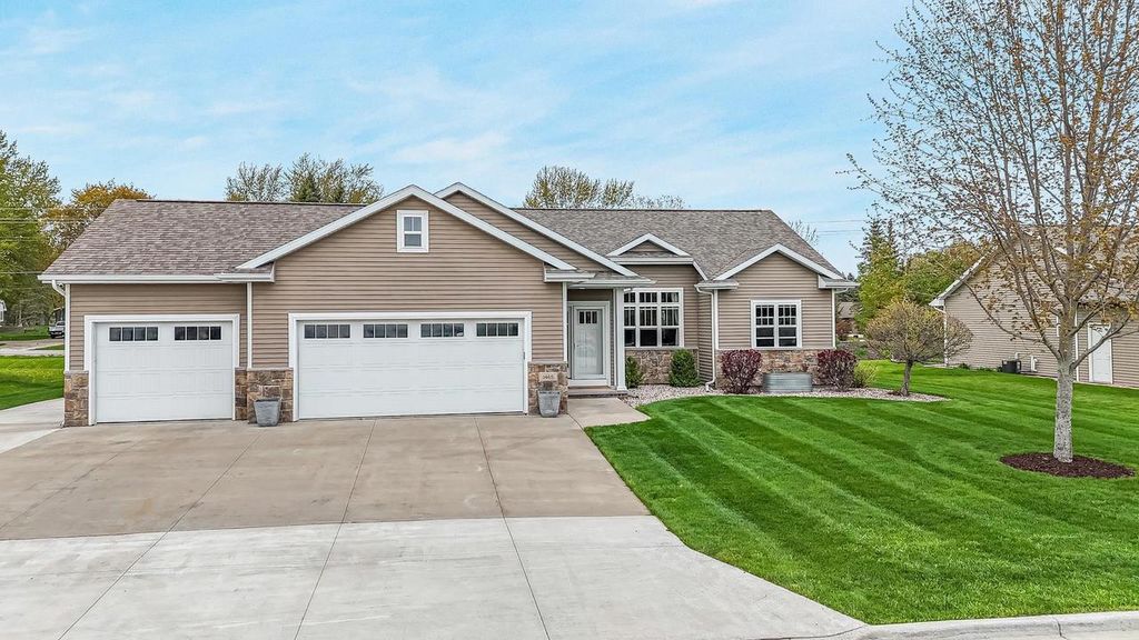 1465 AMENDMENT DRIVE, Neenah, WI 54956