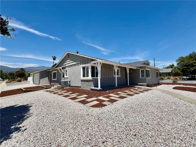 1127 Turning Bend, Claremont, CA 91711