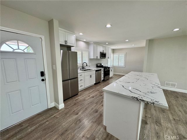 1127 Turning Bend, Claremont, CA 91711