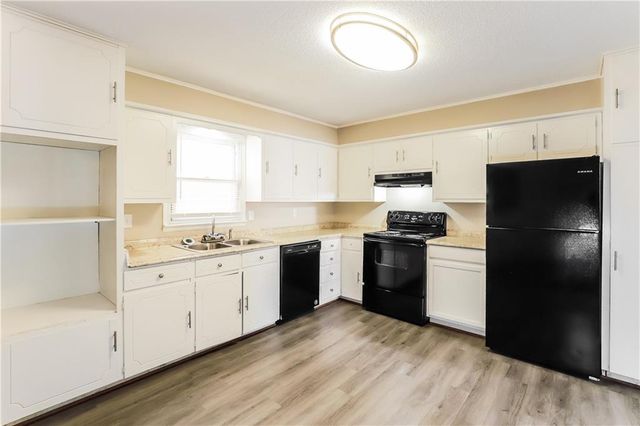 13201 Kemper Court, Independence, MO 64050