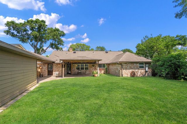 8107 Coolshire Lane, Houston, TX 77070