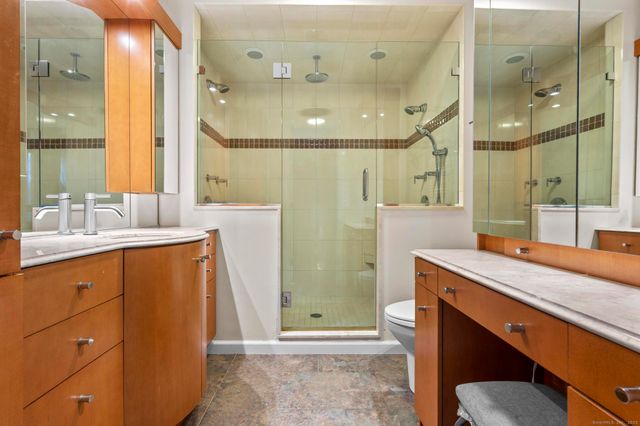 15 Derbyshire 15, Derby, CT 06418