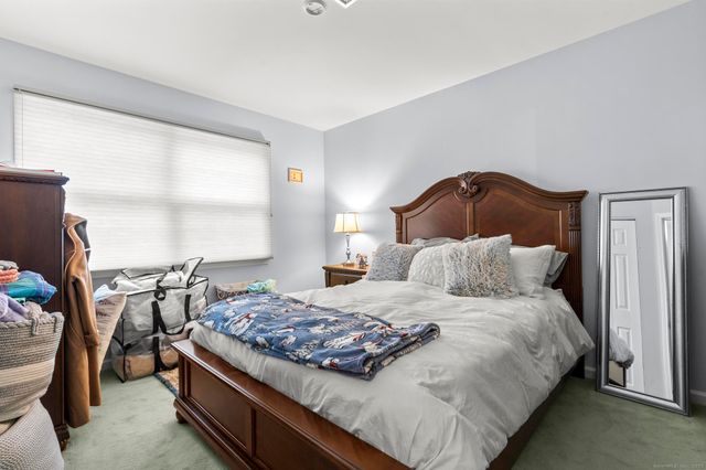 15 Derbyshire 15, Derby, CT 06418