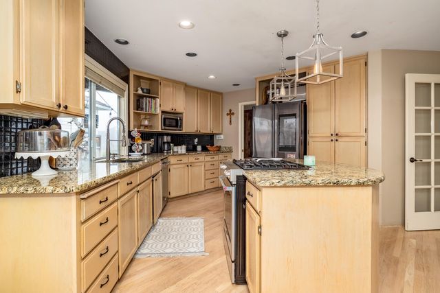 2739 Wilkshire Drive, Medford, OR 97504