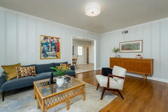 563 Highland Drive, La Canada Flintridge, CA 91011