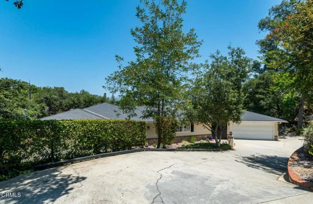 563 Highland Drive, La Canada Flintridge, CA 91011