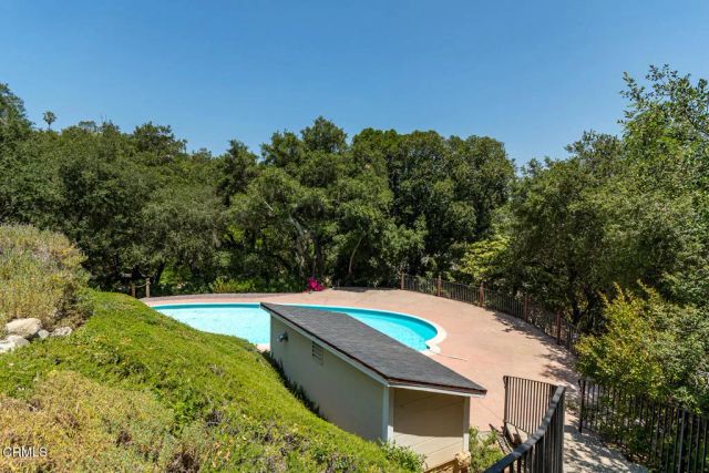 563 Highland Drive, La Canada Flintridge, CA 91011