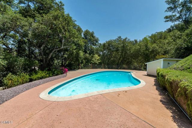 563 Highland Drive, La Canada Flintridge, CA 91011