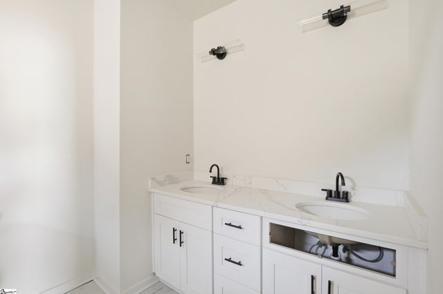 182 Buncombe Street, Woodruff, SC 29388