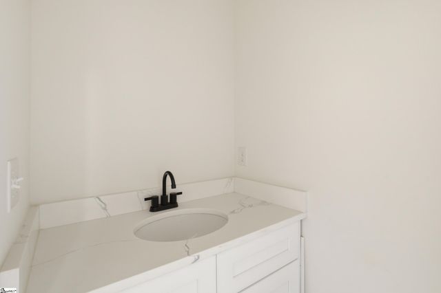 182 Buncombe Street, Woodruff, SC 29388