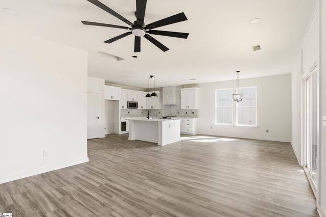 182 Buncombe Street, Woodruff, SC 29388