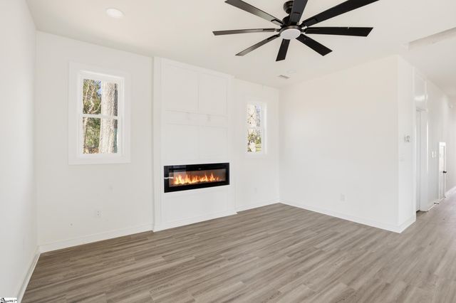 182 Buncombe Street, Woodruff, SC 29388