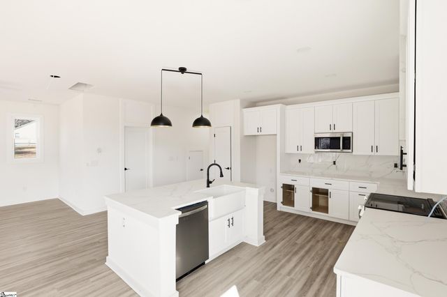 182 Buncombe Street, Woodruff, SC 29388